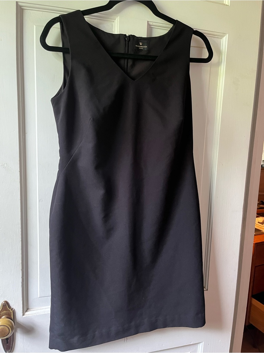 W by Worth Black Sleeveless V-Neck Sheath Dress